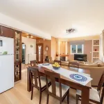 Aurora Villa