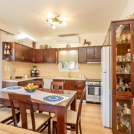 Aurora ヴィラ Grizata