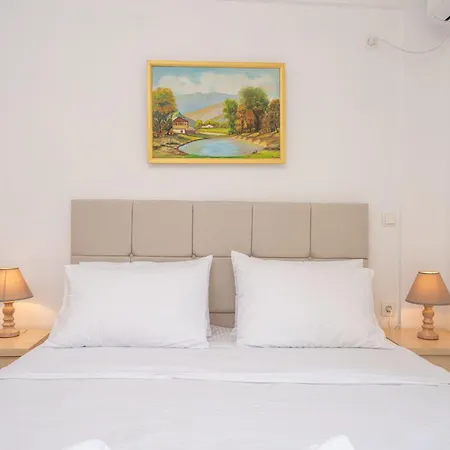 Aurora ヴィラ Grizata