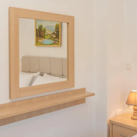 Aurora ヴィラ Grizata